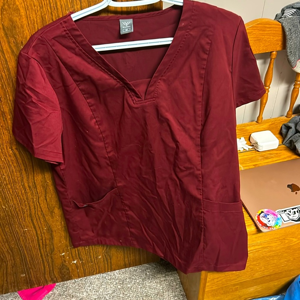 Niaahinn scrub set